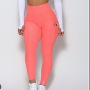 High-Waist Coral Pocket Leggings - Women